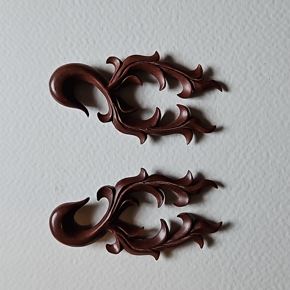 Two Feathers Brand Khaleesi Wood Carved Ear Hangers Gauges 00g/10mm